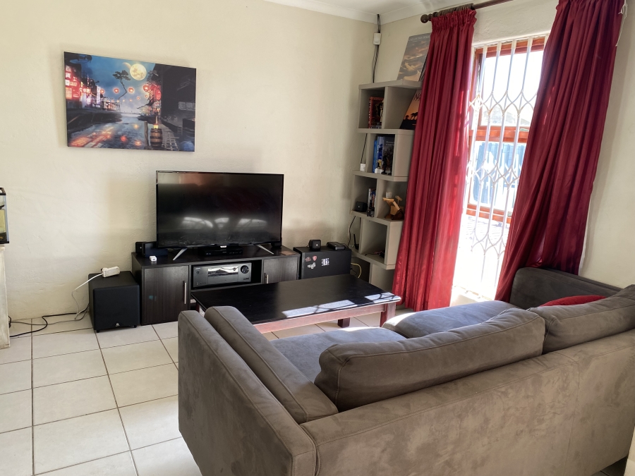 2 Bedroom Property for Sale in Muizenberg Western Cape